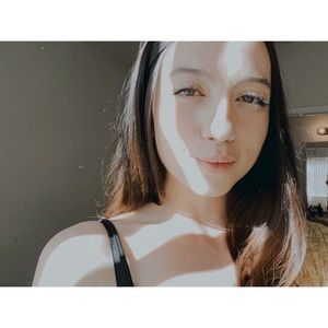 Meet your Posher, Dena